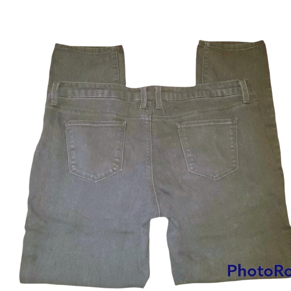 No Boundaries Jeans - Picture 4 of 9